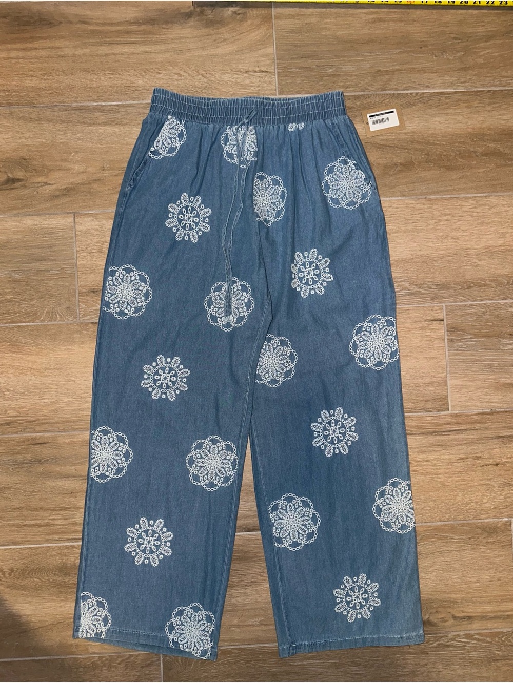 NWT Boutique Wide Leg pull on embroidered denim cotton pants OS